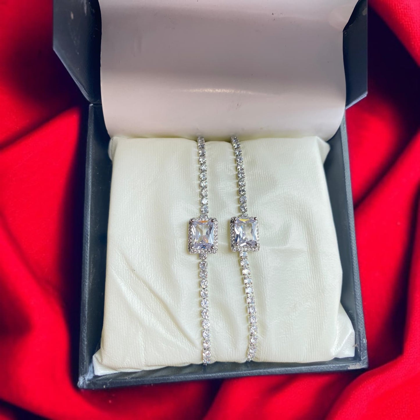 SparkleBond Diamond Friendship Bracelet