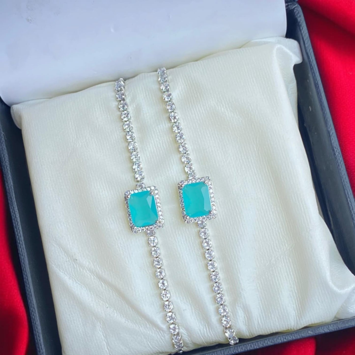 Aqua Bond – Friendship Bracelet Duo