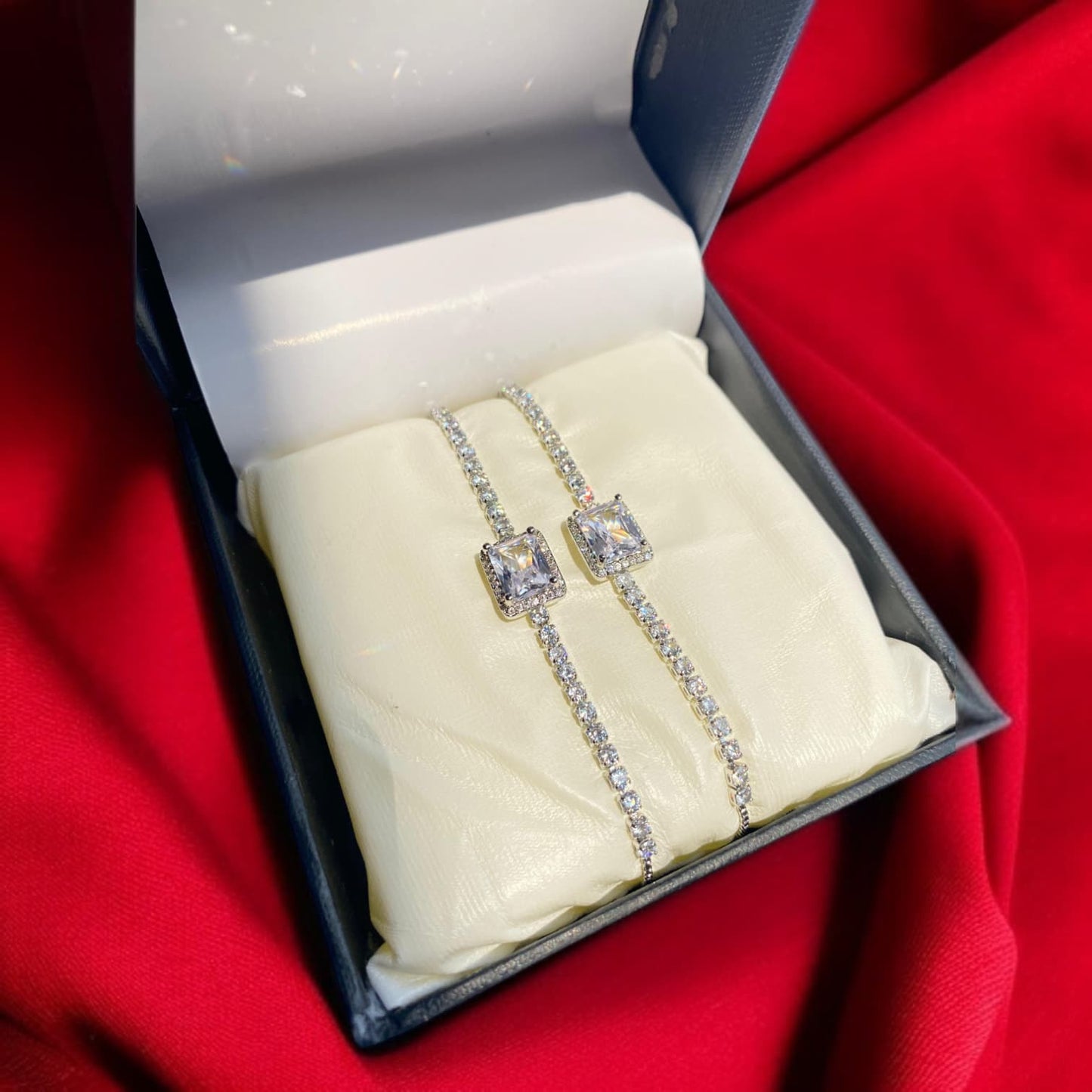 SparkleBond Diamond Friendship Bracelet