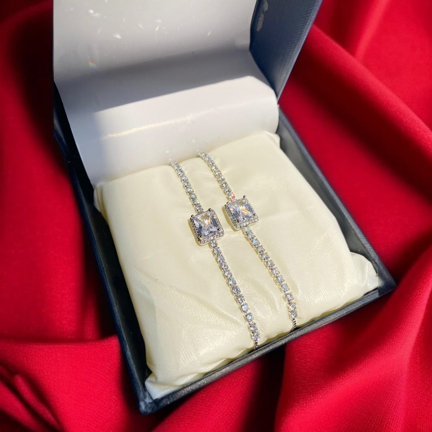 SparkleBond Diamond Friendship Bracelet